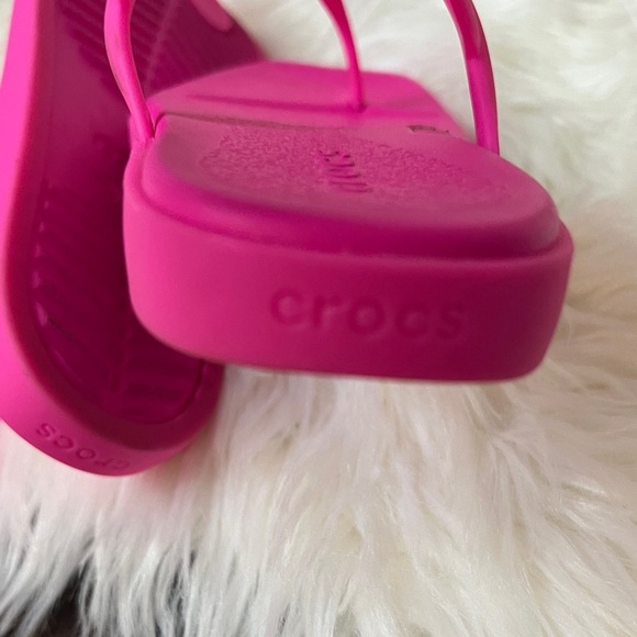 CROCS Fuchsia Sandals - Picture 5 of 5